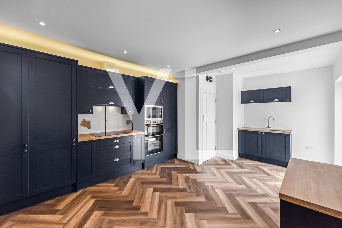 Room Shooters Hill Road in Greater London