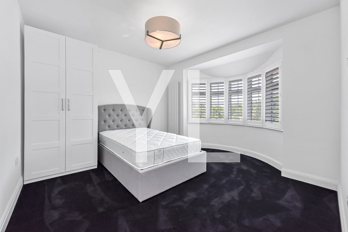 Room Shooters Hill Road in Greater London