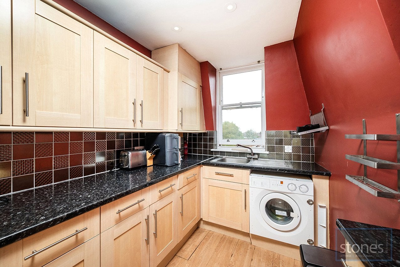 Flat Finchley Road in Greater London