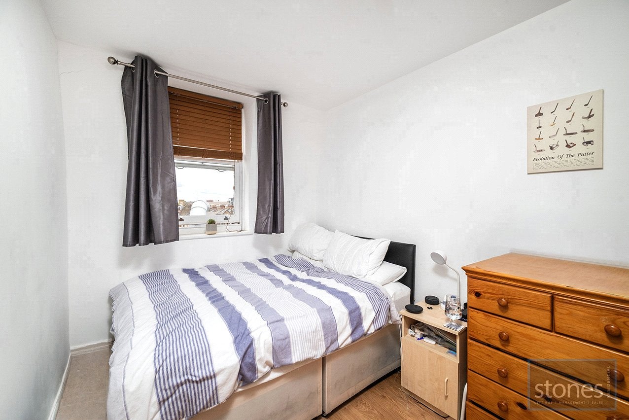 Flat Finchley Road in Greater London