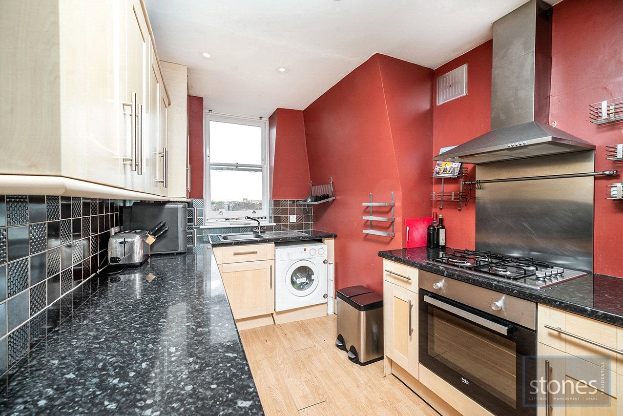 Flat Finchley Road in Greater London