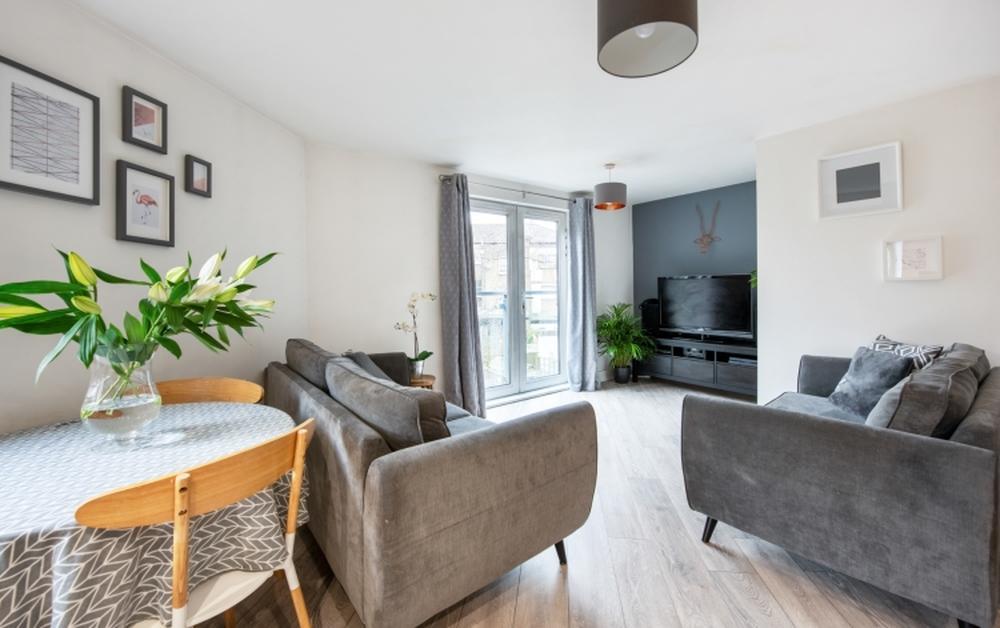 Flat Palgrave Gardens in City of Westminster