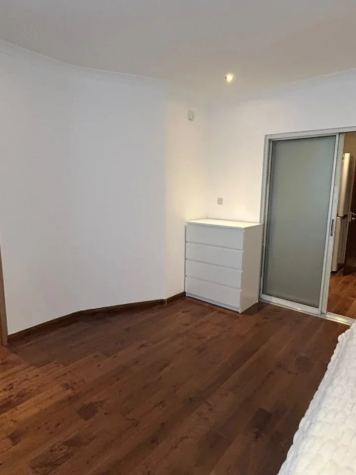 Flat Norfolk Avenue in Greater London