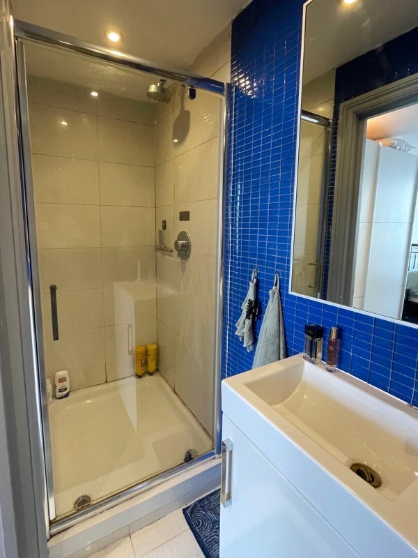 Room Hawtrey Road in Greater London