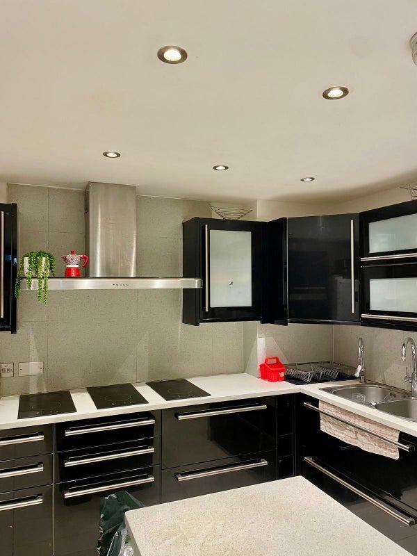 Room Hawtrey Road in Greater London