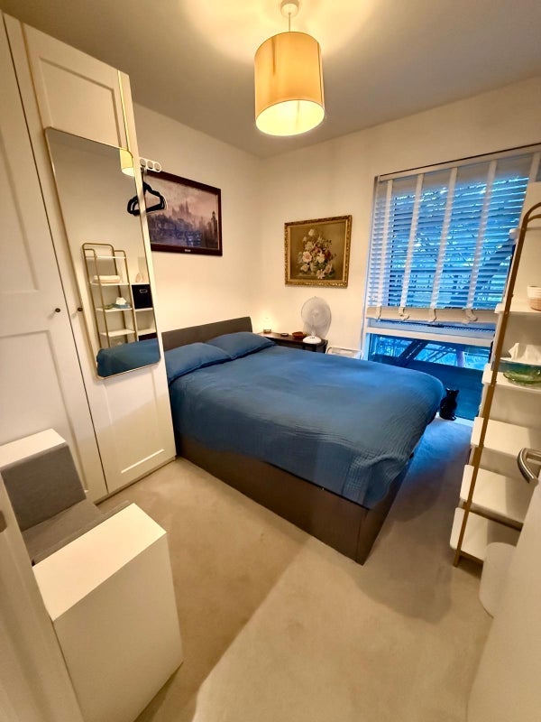 Room Juniper Drive in Greater London