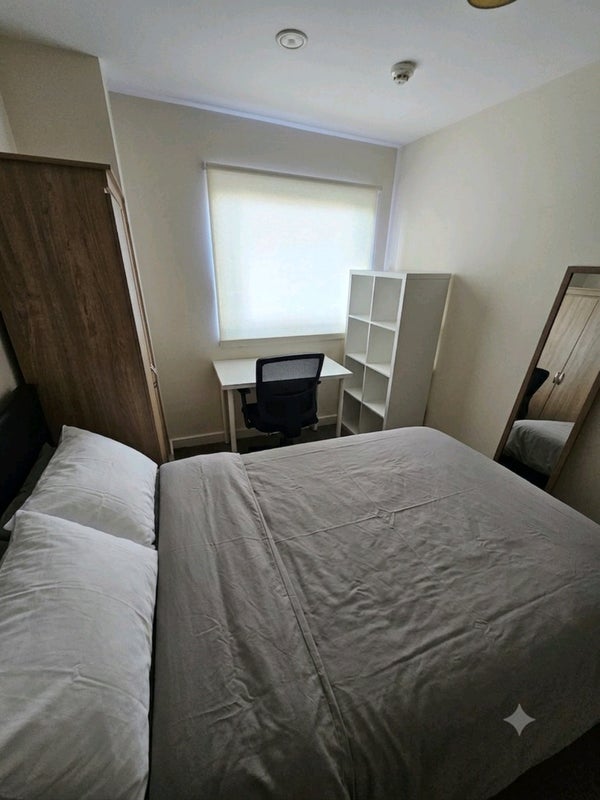 Room Leeds Street in Liverpool