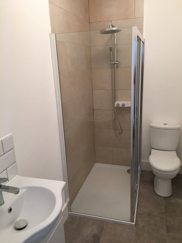 Room Chingford Road in Greater London