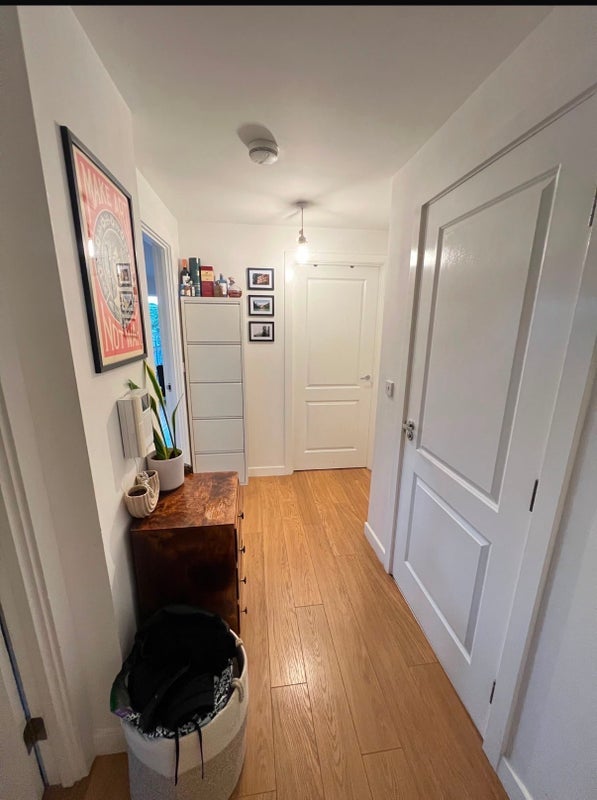 Flat Atkins Square in Greater London