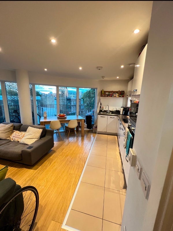 Flat Atkins Square in Greater London