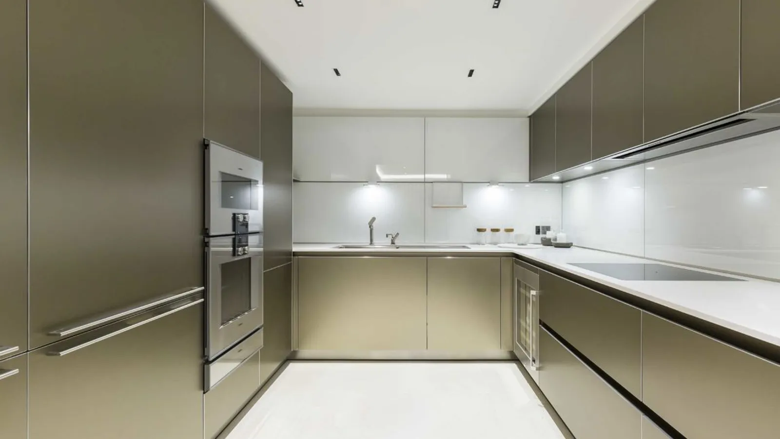 Flat Queen Street in City of Westminster