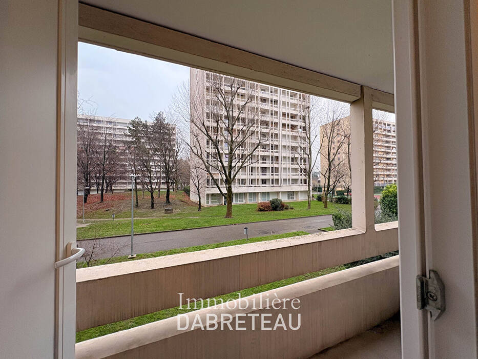 Chambre Rue du 1er Mars 1943 à Villeurbanne