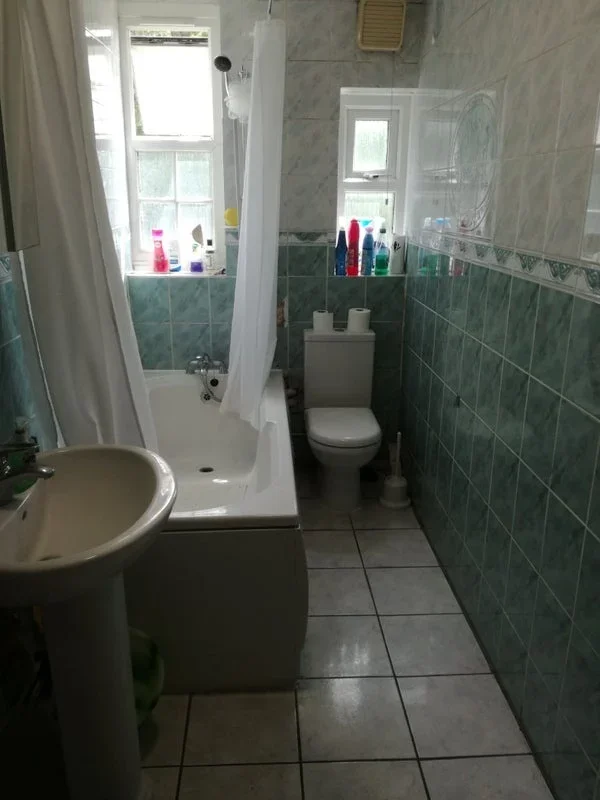 Room Topham Square in Greater London