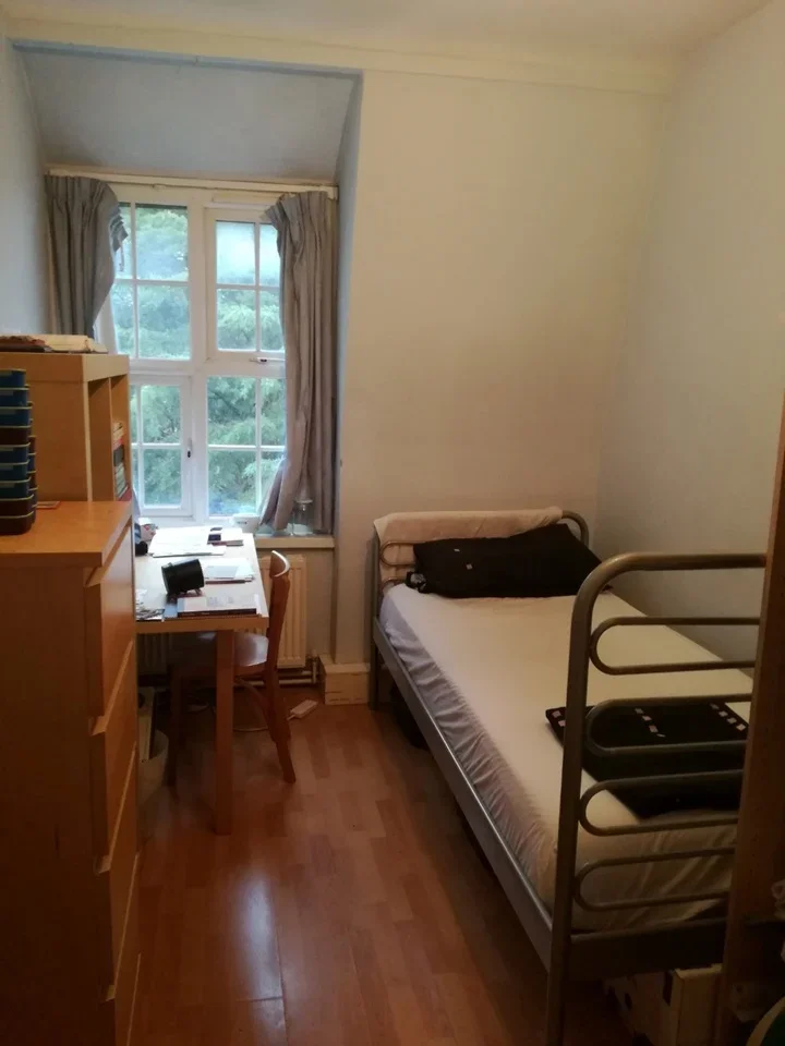 Room Topham Square in Greater London