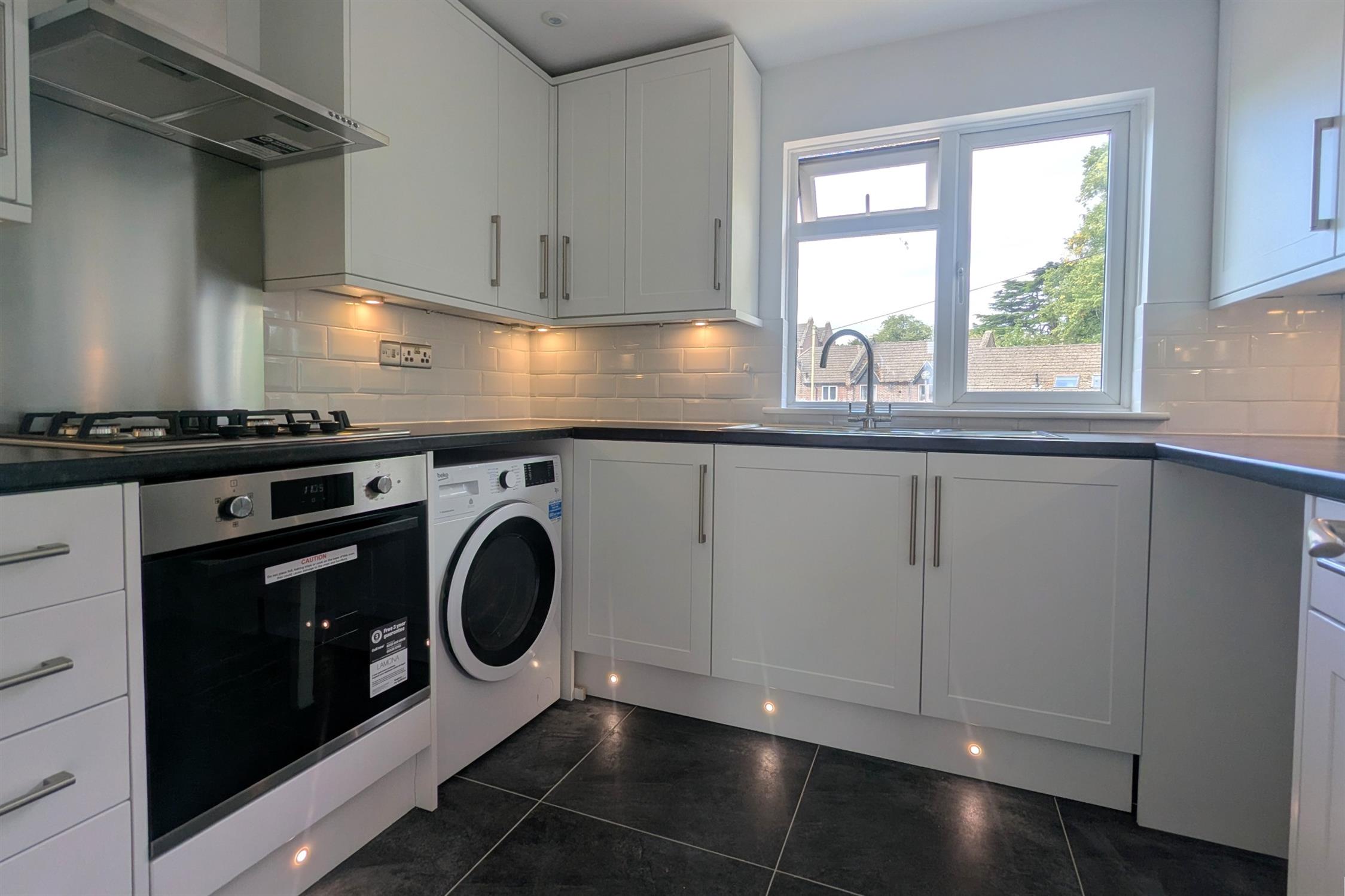 Flat Viney Avenue in Test Valley
