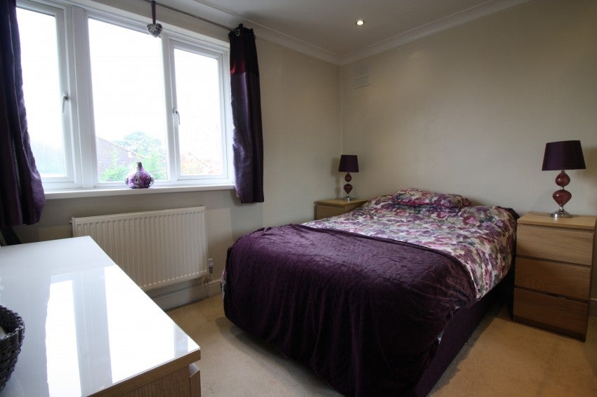 Flat Carew Road in Greater London