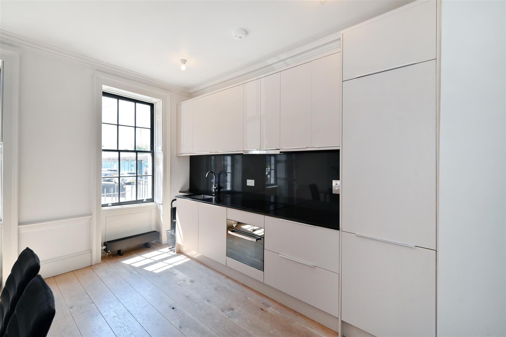 Flat George Street in London