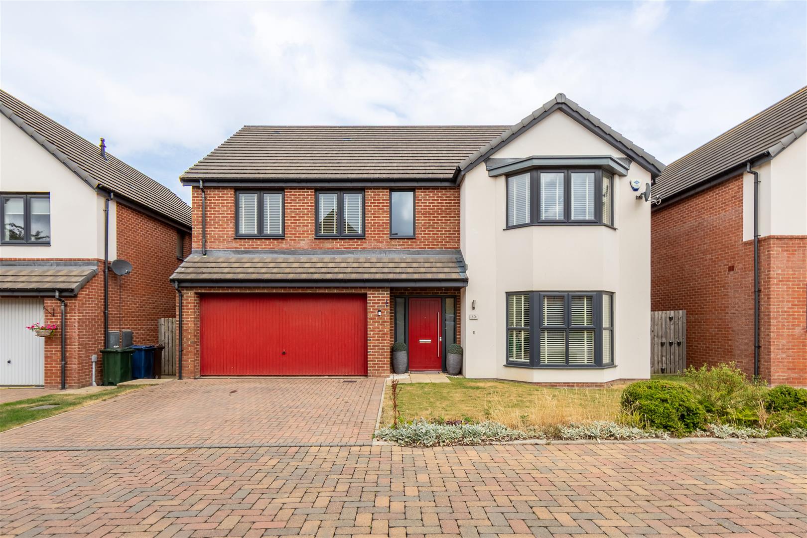House Foxfield Close in Newcastle upon Tyne