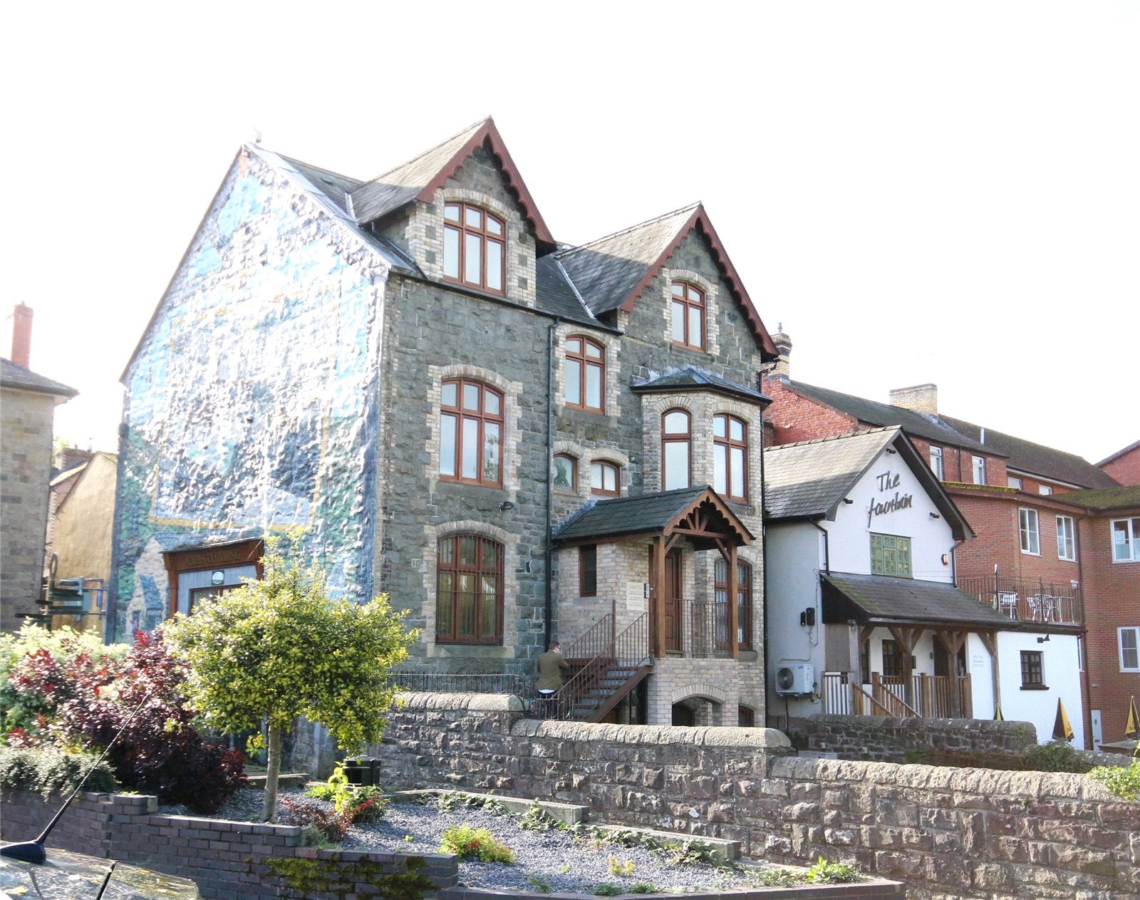 Flat Broad Street in Builth Wells