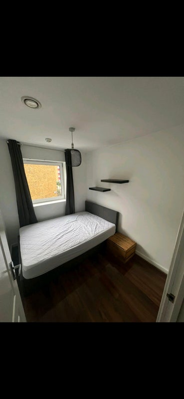 Room Tredegar Road in Greater London