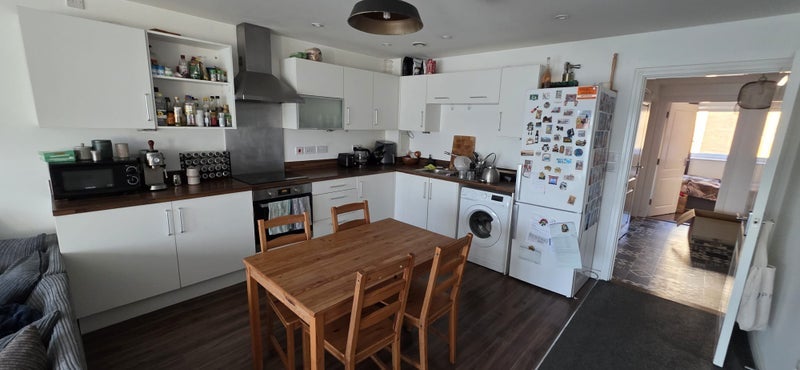 Room Tredegar Road in Greater London