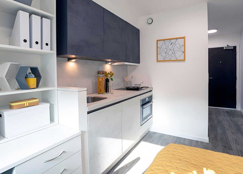 Flat Harriott Close in Greater London