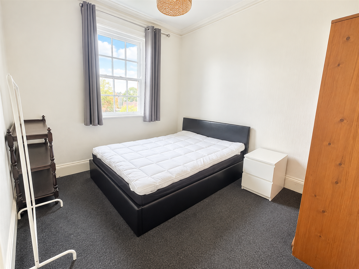 Flat Beaconsfield Street West in Royal Leamington Spa