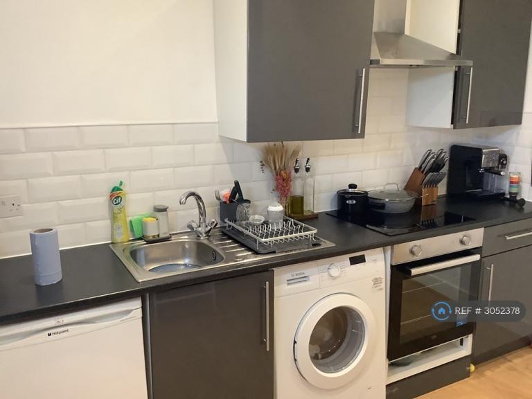 Flat Orsett Road in Grays