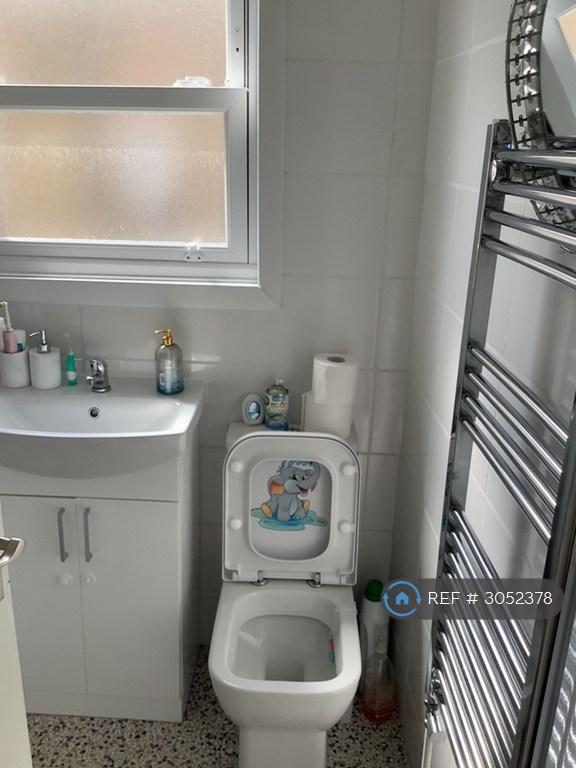 Flat Orsett Road in Grays