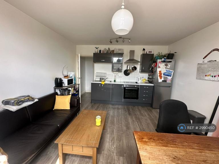 Flat Meanwood Road in Leeds