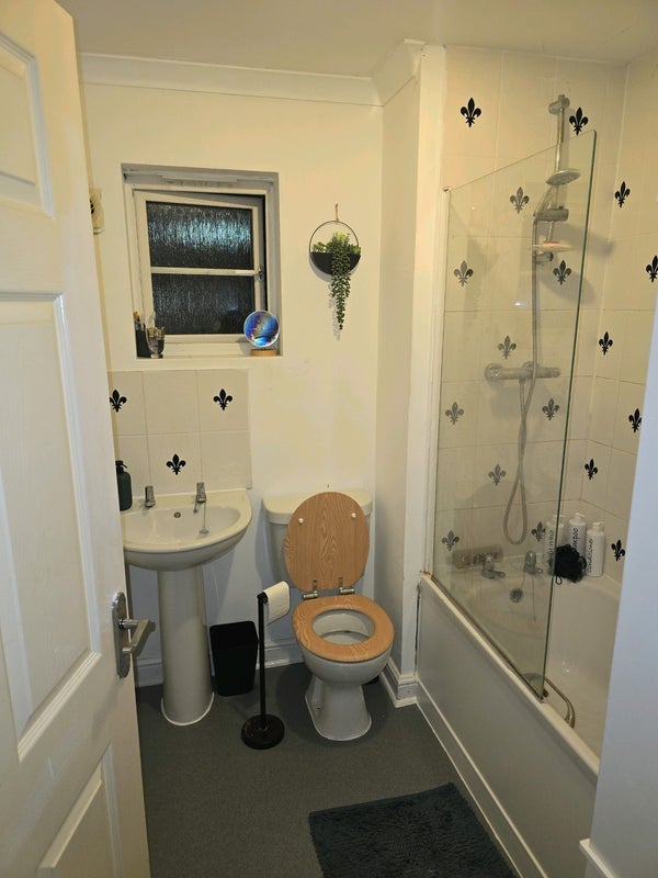 Room Drifters Way in Gorleston-on-Sea