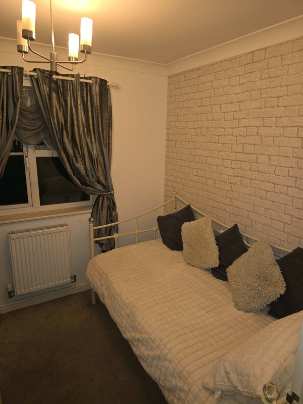 Room Drifters Way in Gorleston-on-Sea