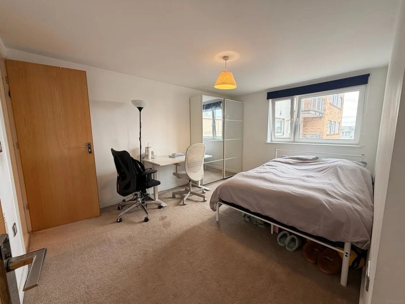 Room Broadway in Greater London