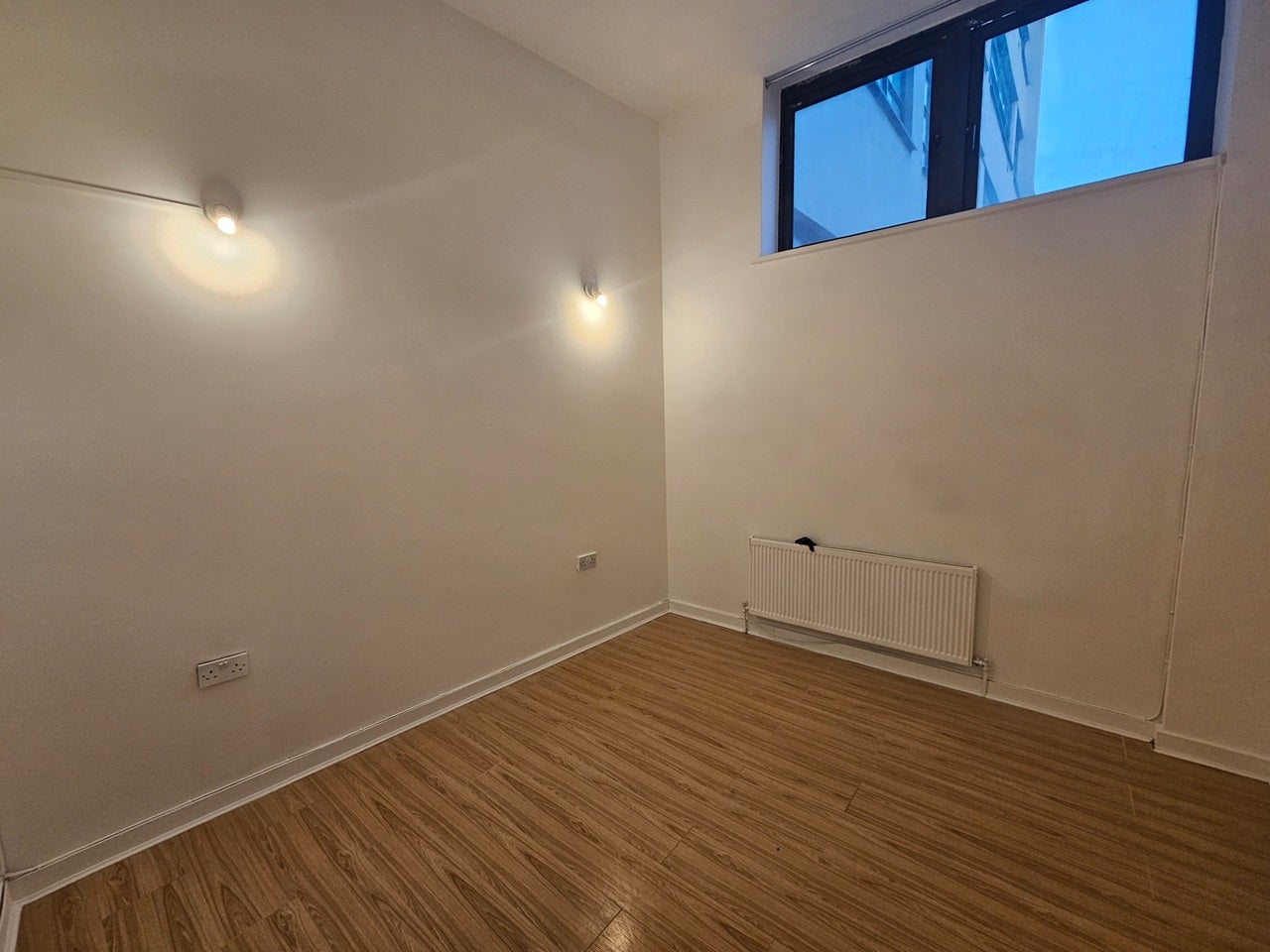 Flat Shaftesbury Road in Greater London