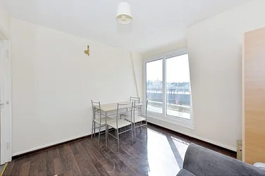 Flat Upper Tachbrook Street in City of Westminster