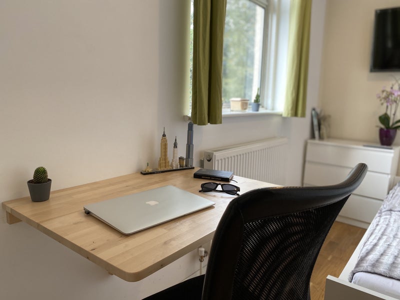 Room May Avenue in Greater London