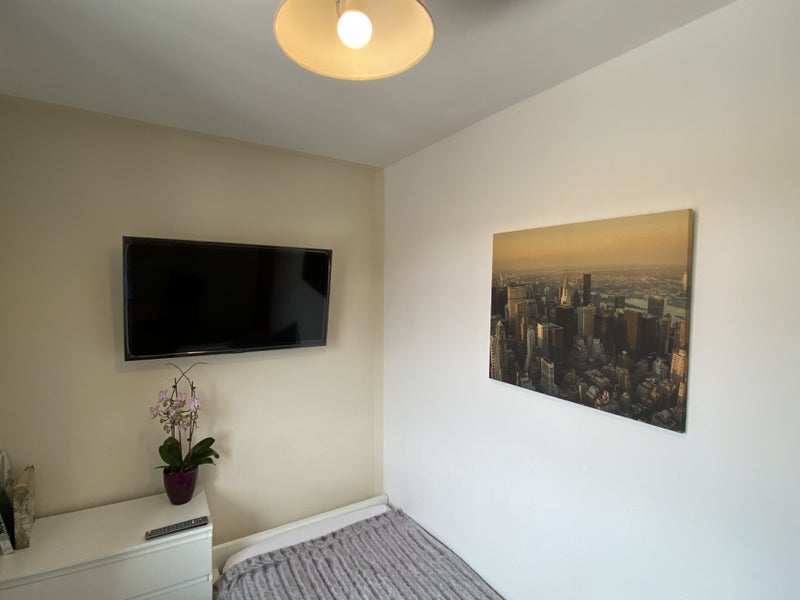 Room May Avenue in Greater London