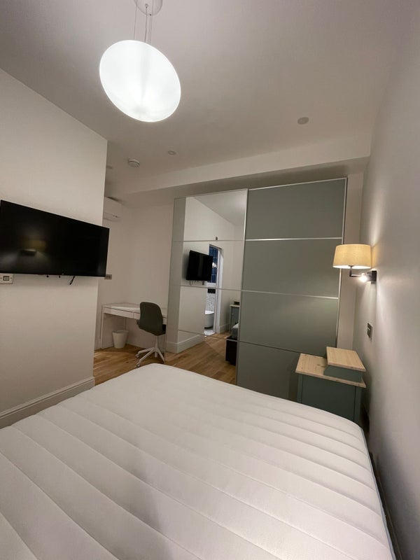 Room Ravensbourne Road in Greater London