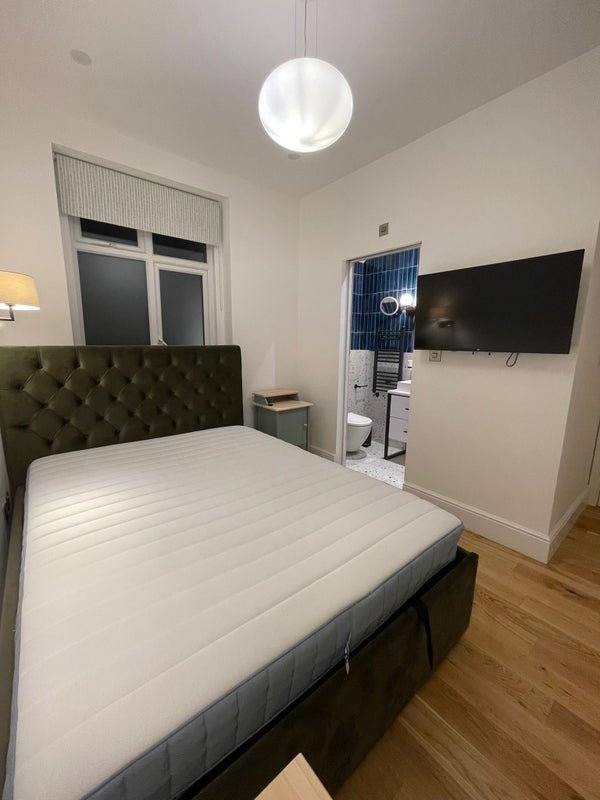 Room Ravensbourne Road in Greater London