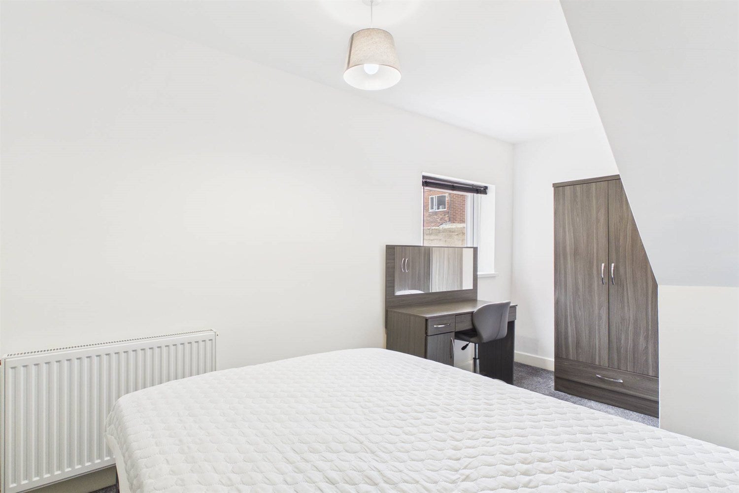 Room Birchington Avenue in South Tyneside