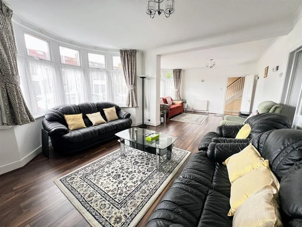 Room Shirley Gardens in Greater London