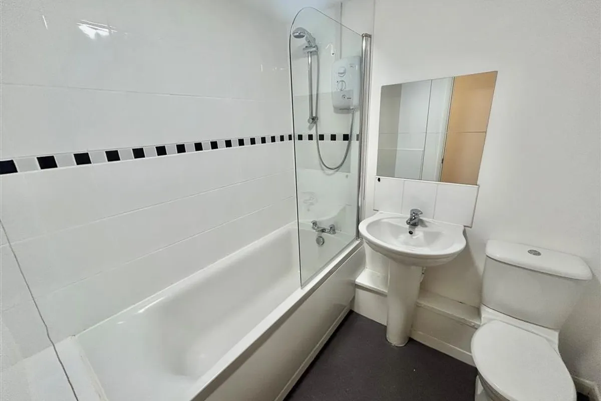 Flat Hollow Stone in Nottingham