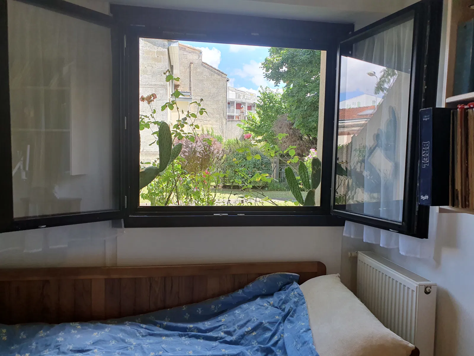 Room Rue Robert Caumont in Bordeaux