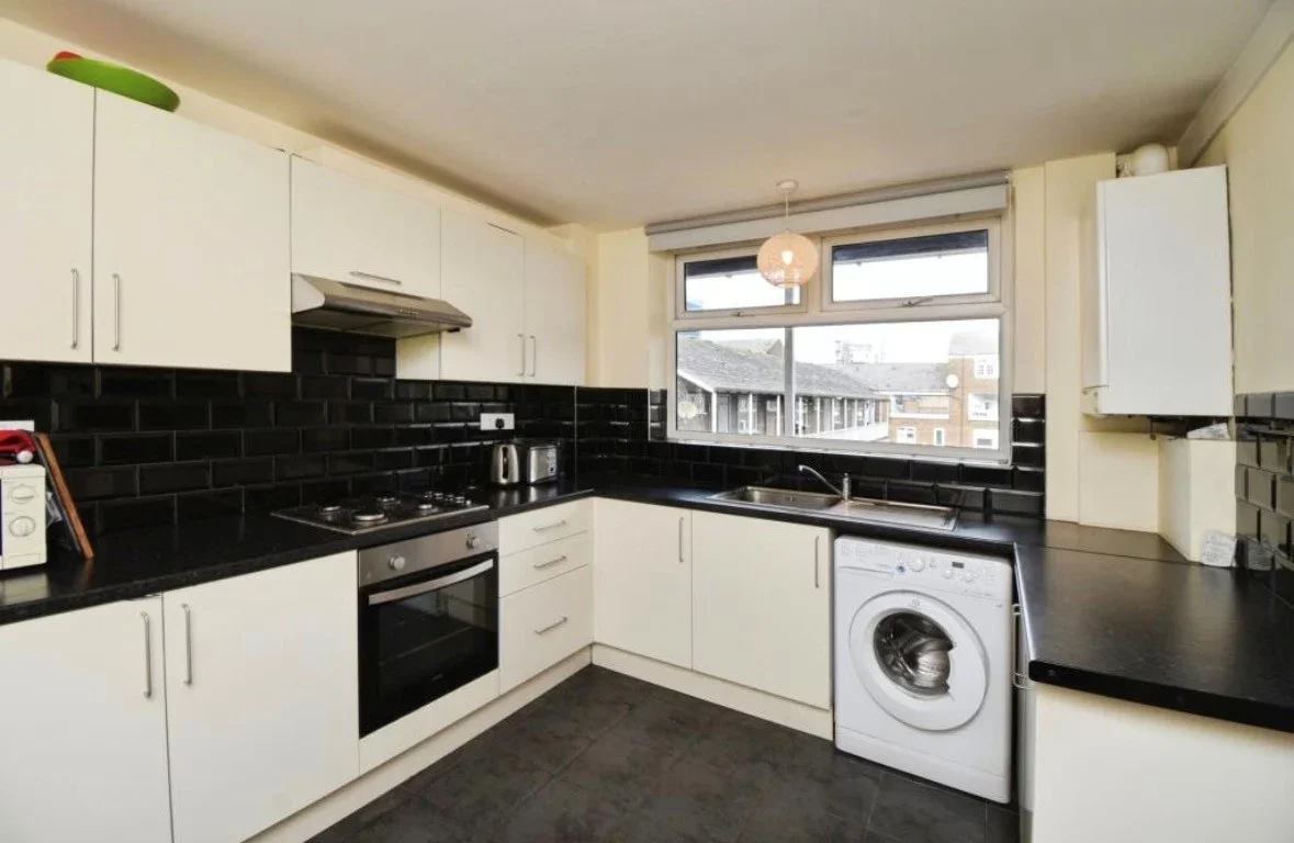 Flat Gough Walk in Greater London
