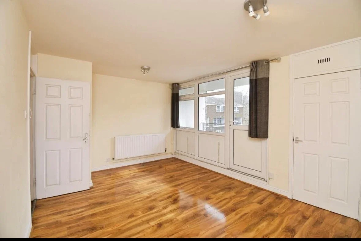 Flat Gough Walk in Greater London