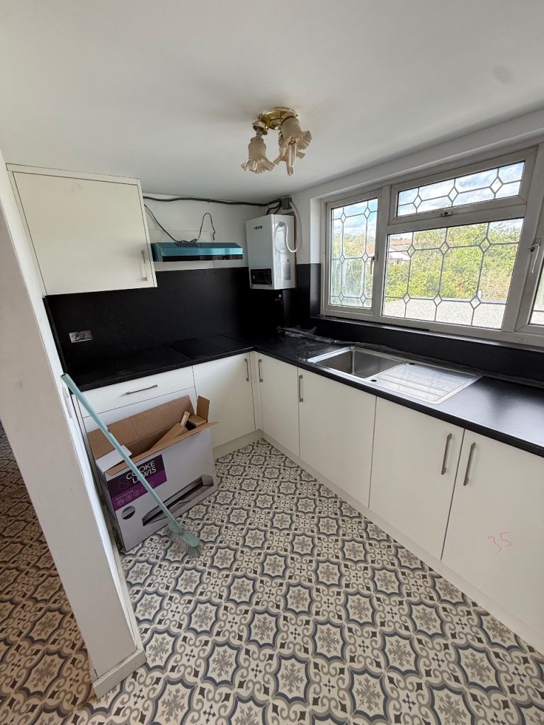 Flat Longbridge Road in Greater London