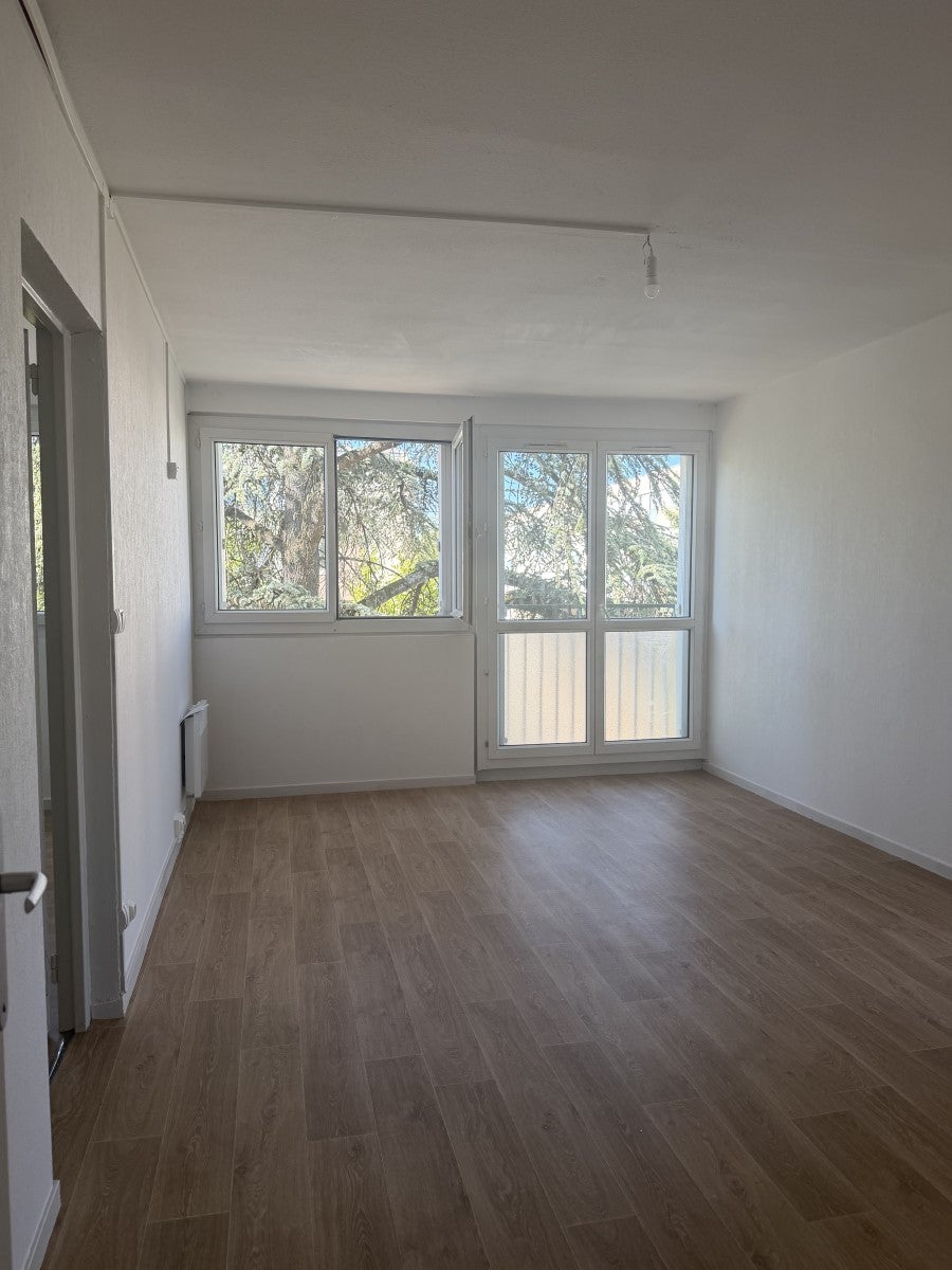 Flat Rue George Sand in Is-sur-Tille