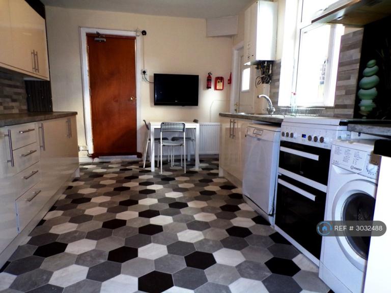 Room Talbot Road in Manchester