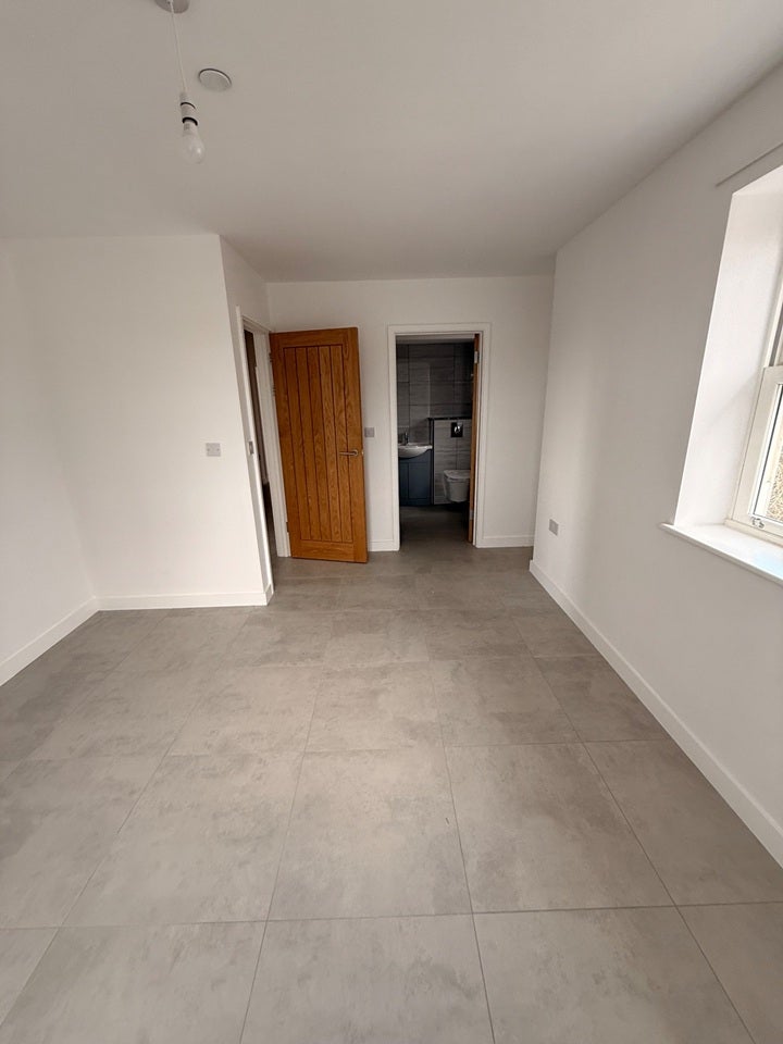 Flat Frith Hill Road in Waverley