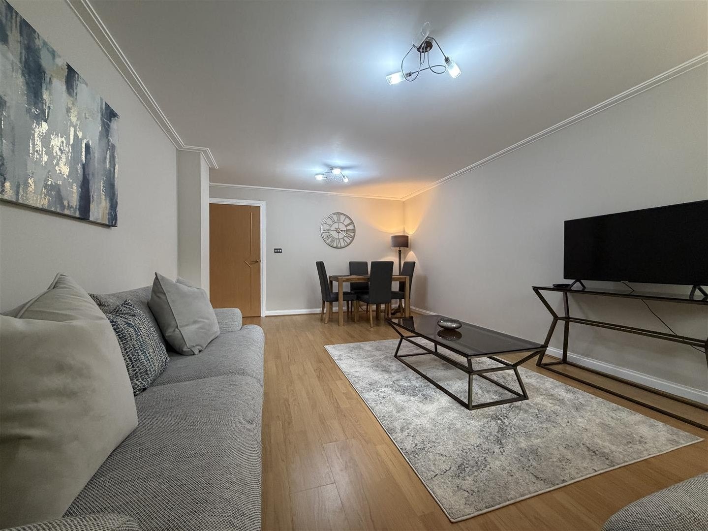Flat Heol Glanrheidol in Cardiff